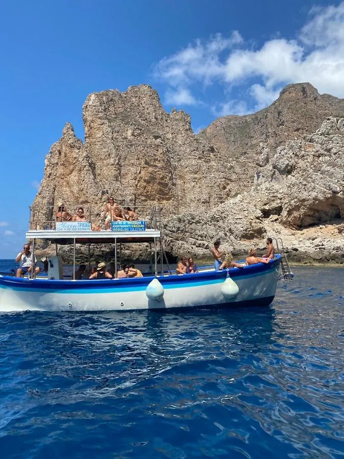 Isoladelmiele Guest House Marettimo 0*,  İtalya