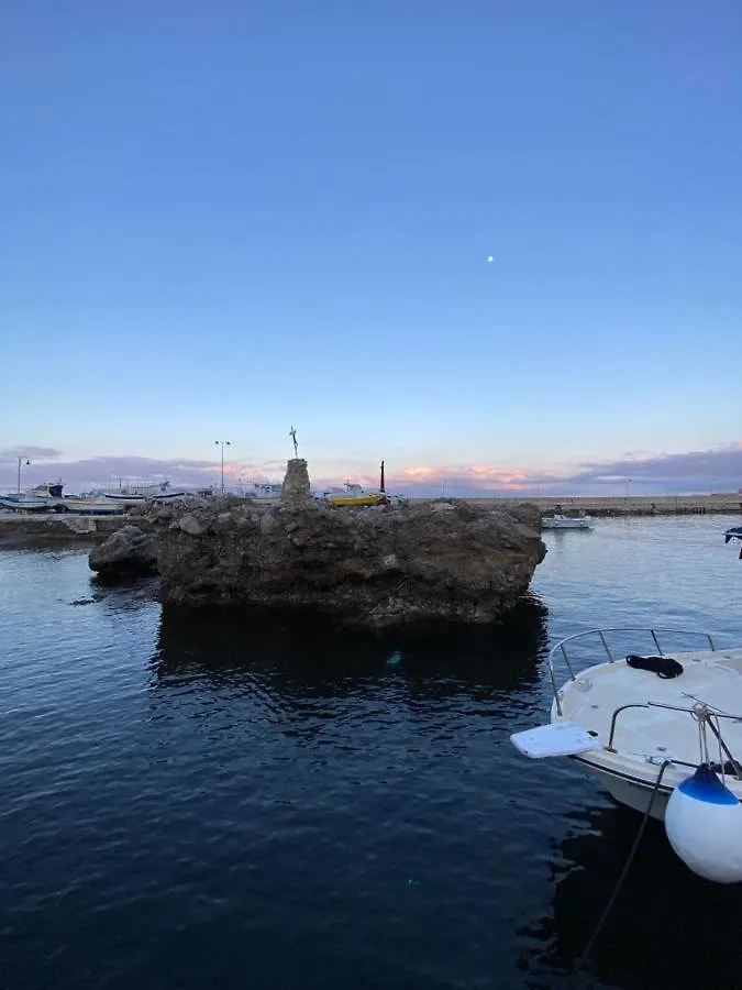 Isoladelmiele Guest House Marettimo 0*,  Italy